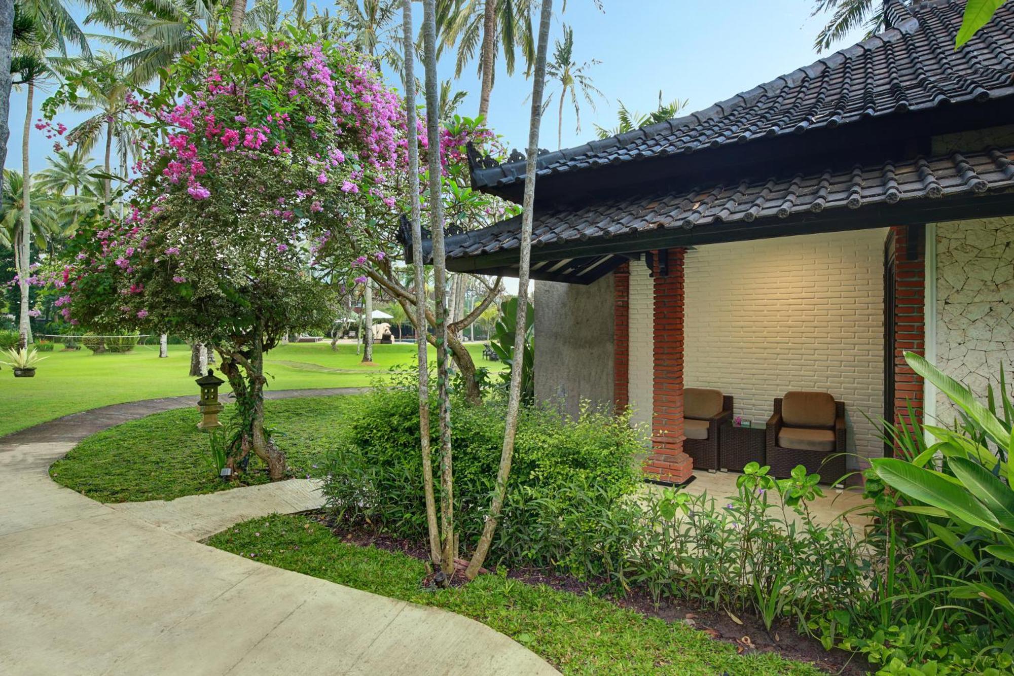 Resort Candi & 4*